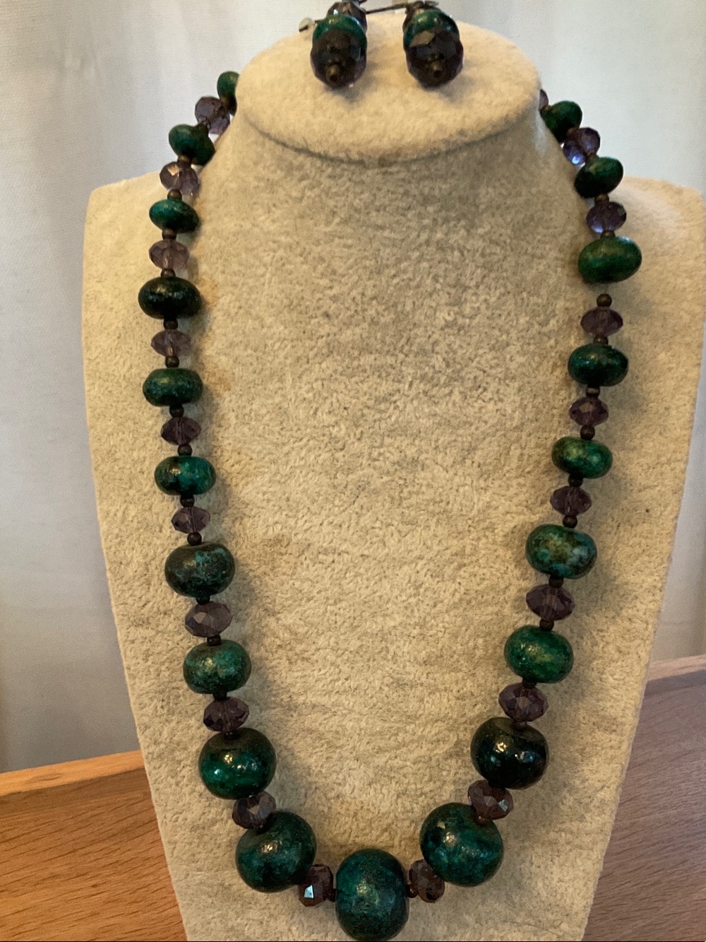 Beautiful Green Stone and Amethyst Colored Bead Necklace With Earrings.